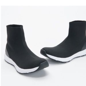 Traq by Alegria Qirk